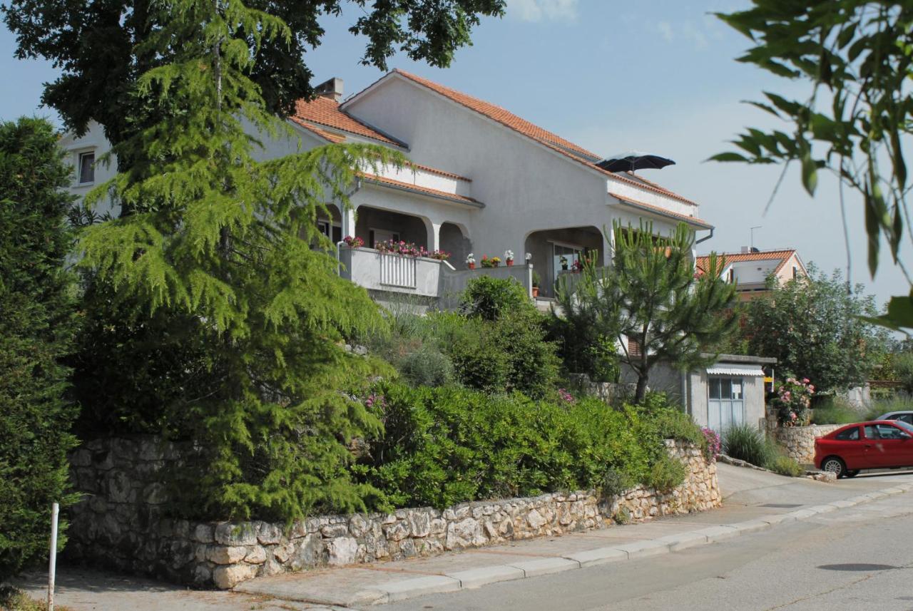 Apartment Apartments With A Parking Space Njivice, Krk - 5427 *